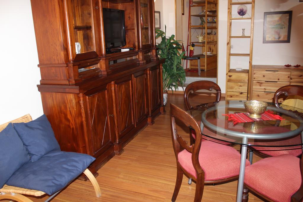 Guide Tour Apartments Неаполь Екстер'єр фото