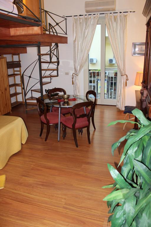 Guide Tour Apartments Неаполь Екстер'єр фото