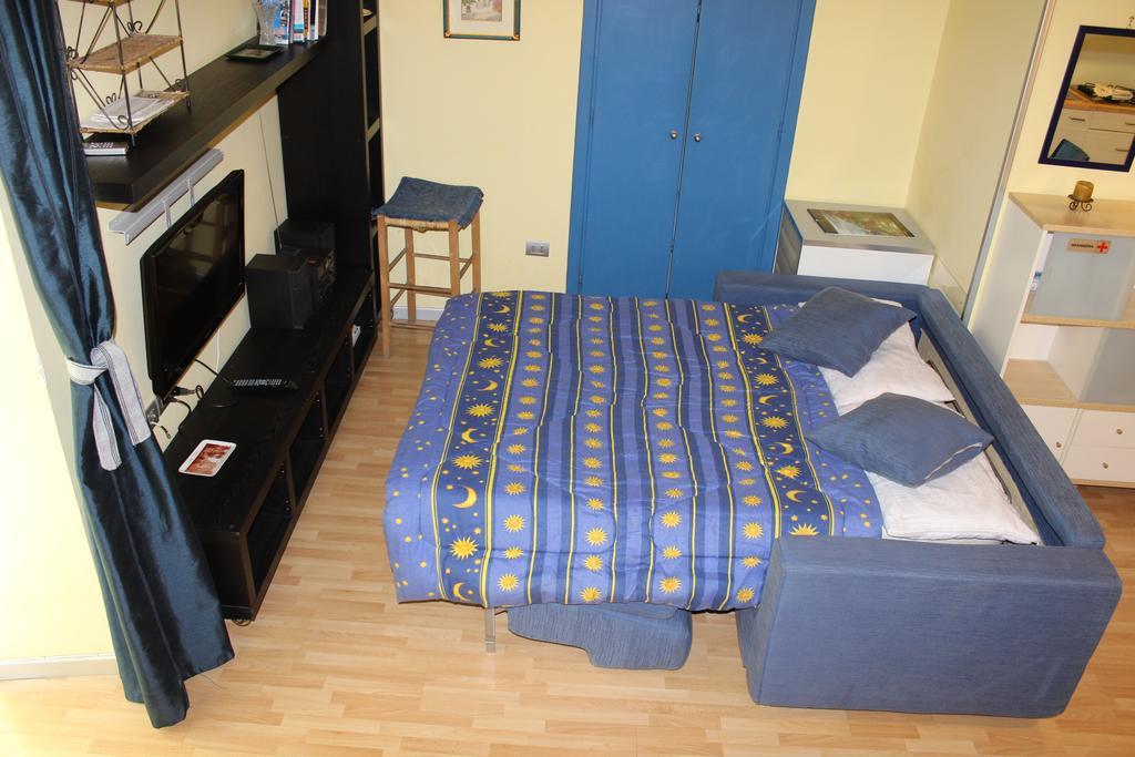 Guide Tour Apartments Неаполь Екстер'єр фото