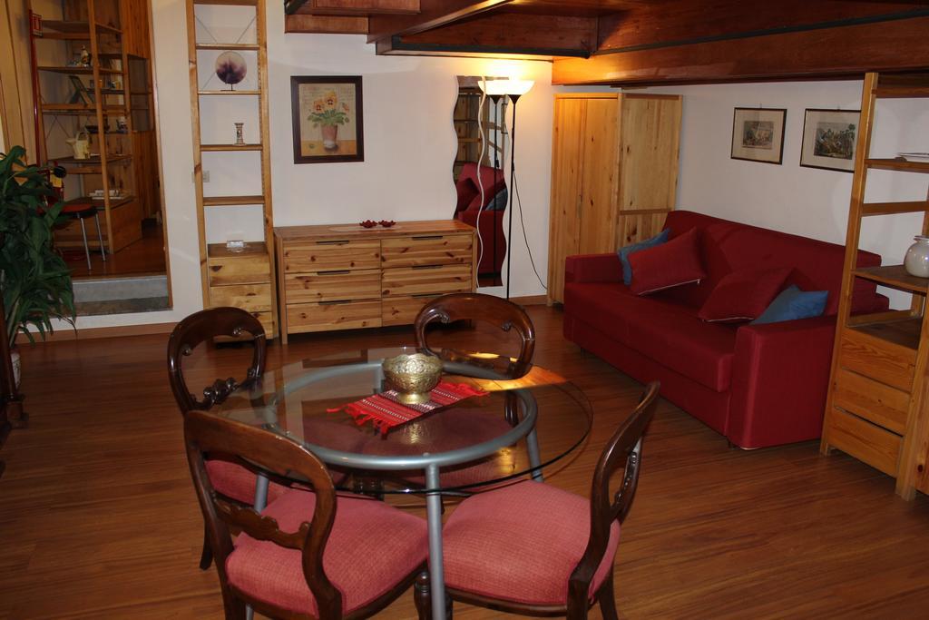 Guide Tour Apartments Неаполь Екстер'єр фото